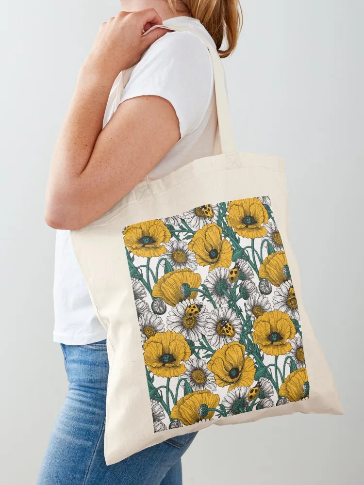 Желтая сумка-шоппер из ткани «Луг», женская сумка 2025
Желтая сумка-шоппер из ткани «Луг», женская сумка 2025