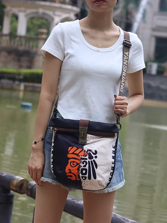 Fashionable Original Women's Bag Single Shoulder Slant Cross 3295 Ethnic Style Bucket Shape Print Inner Pocket Foldable
Fashionable Original Women's Bag Single Shoulder Slant Cross 3295 Ethnic Style Bucket Shape Print Inner Pocket Foldable