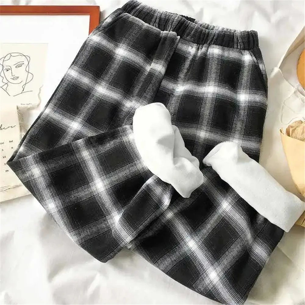 Plaid Design Vintage Pants Women Loose Teens Couples Chic Harajuku Japanese Style All-Match Straight Trousers Simple Streetwear
Plaid Design Vintage Pants Women Loose Teens Couples Chic Harajuku Japanese Style All-Match Straight Trousers Simple Streetwear