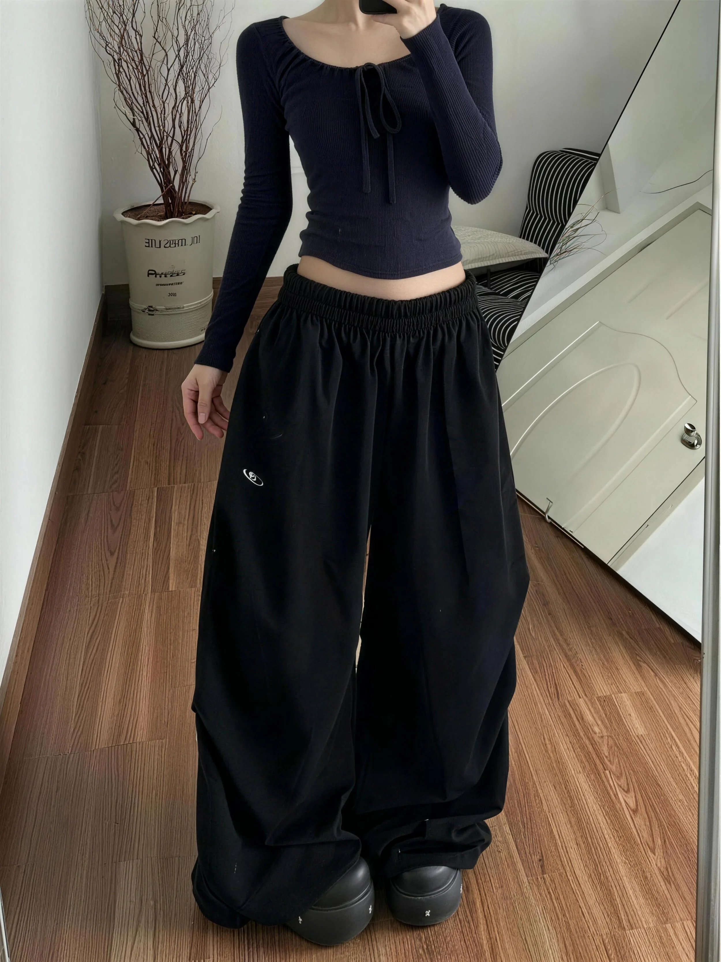 Black Quick-Dry Wide-Leg Work Pants for Women Summer American Sports Jazz Dance Casual Paratrooper Pants High Waist Straight Leg
Black Quick-Dry Wide-Leg Work Pants for Women Summer American Sports Jazz Dance Casual Paratrooper Pants High Waist Straight Leg