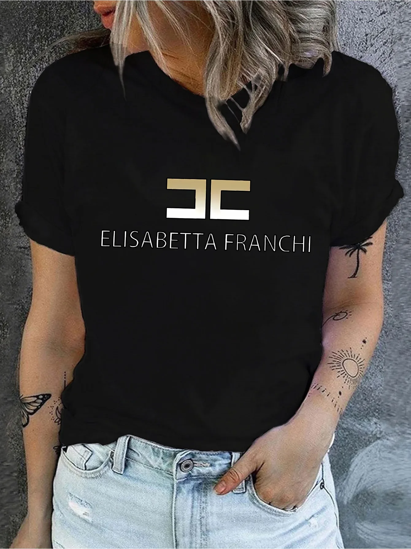 Роскошный бренд Elisabetta Franchi, женская футболка, свободные хлопковые футболки с круглым вырезом и короткими рукавами, летняя футболка, женская одежда, топы Y2k
Роскошный бренд Elisabetta Franchi, женская футболка, свободные хлопковые футболки с круглым вырезом и короткими рукавами, летняя футболка, женская одежда, топы Y2k