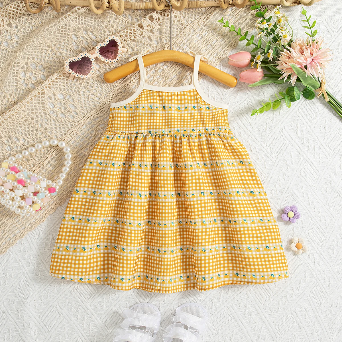Детские платья, летнее хлопковое платье с клубничным клетчатым бантом на подтяжках, платье для маленьких девочек, милая повседневная пляжная одежда для маленьких девочек
Детские платья, летнее хлопковое платье с клубничным клетчатым бантом на подтяжках, платье для маленьких девочек, милая повседневная пляжная одежда для маленьких девочек