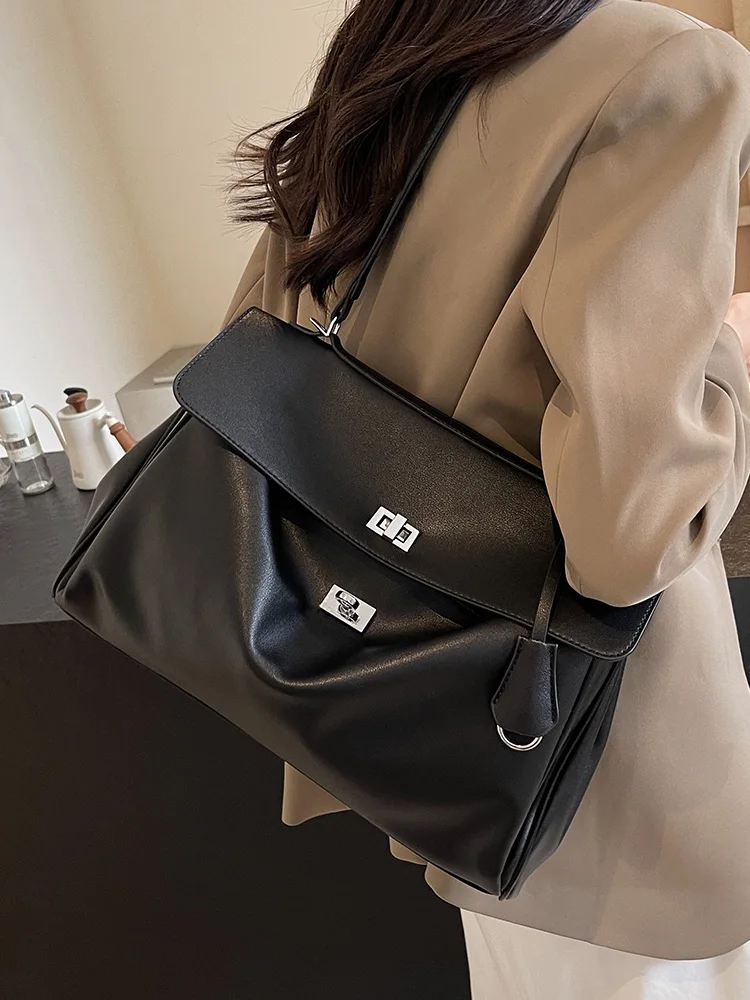 Большая платиновая сумка Capaci, женская повседневная сумка через плечо, модная сумка для подмышек, новинка 2025, сумка Sle
Большая платиновая сумка Capaci, женская повседневная сумка через плечо, модная сумка для подмышек, новинка 2025, сумка Sle