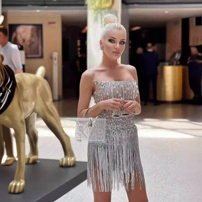 2025Новое поступление, тяжелое ремесло, изысканное сверкающее серебряное платье с кисточками и блестками, сексуальное платье без бретелек, вечернее платье для светских вечеринок
2025Новое поступление, тяжелое ремесло, изысканное сверкающее серебряное платье с кисточками и блестками, сексуальное платье без бретелек, вечернее платье для светских вечеринок