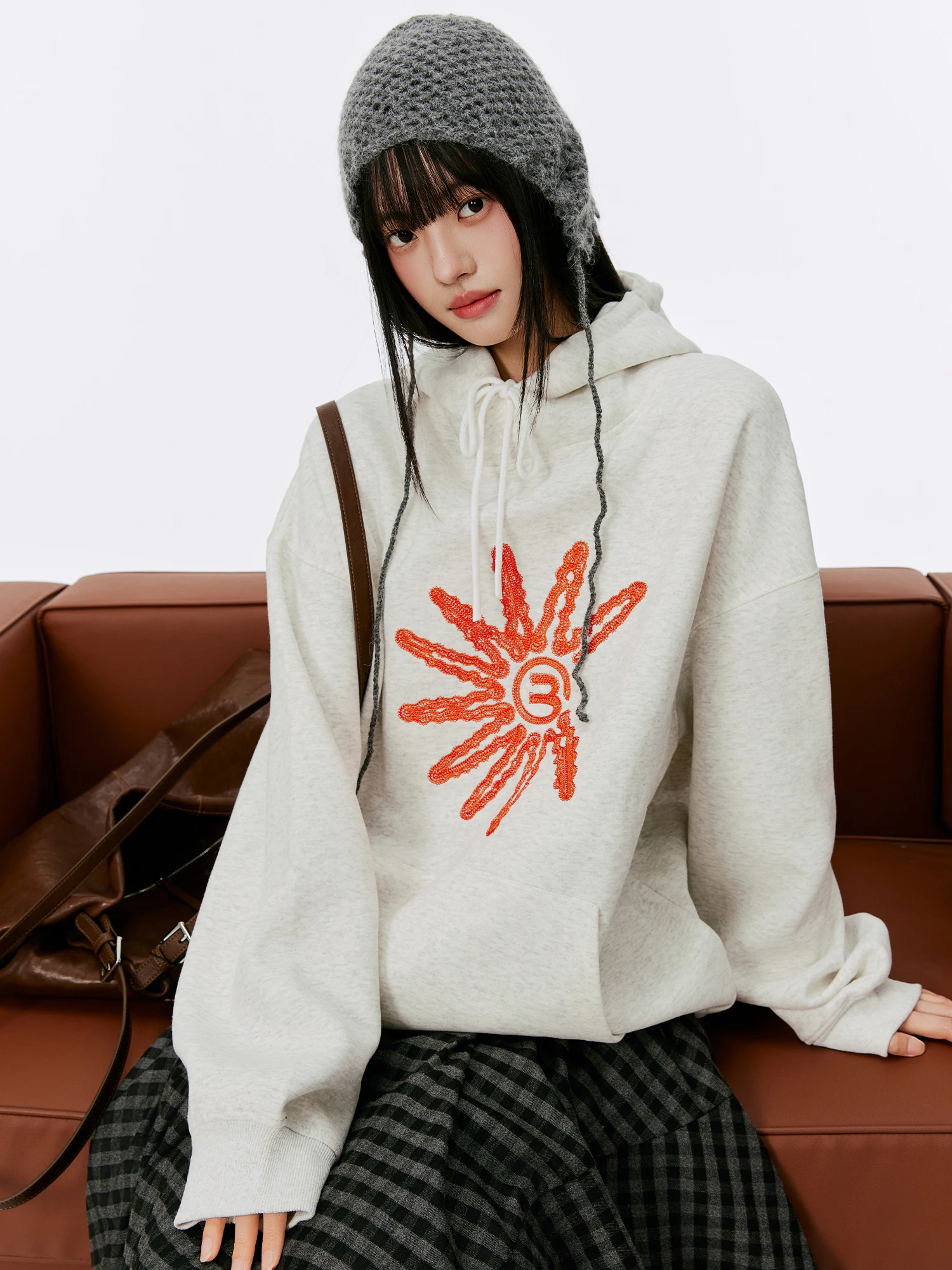 Женская толстовка Burgenland с вышивкой, длинный рукав, весенняя новинка, корейский стиль, ткань из смеси хлопка и полиэстера
Женская толстовка Burgenland с вышивкой, длинный рукав, весенняя новинка, корейский стиль, ткань из смеси хлопка и полиэстера