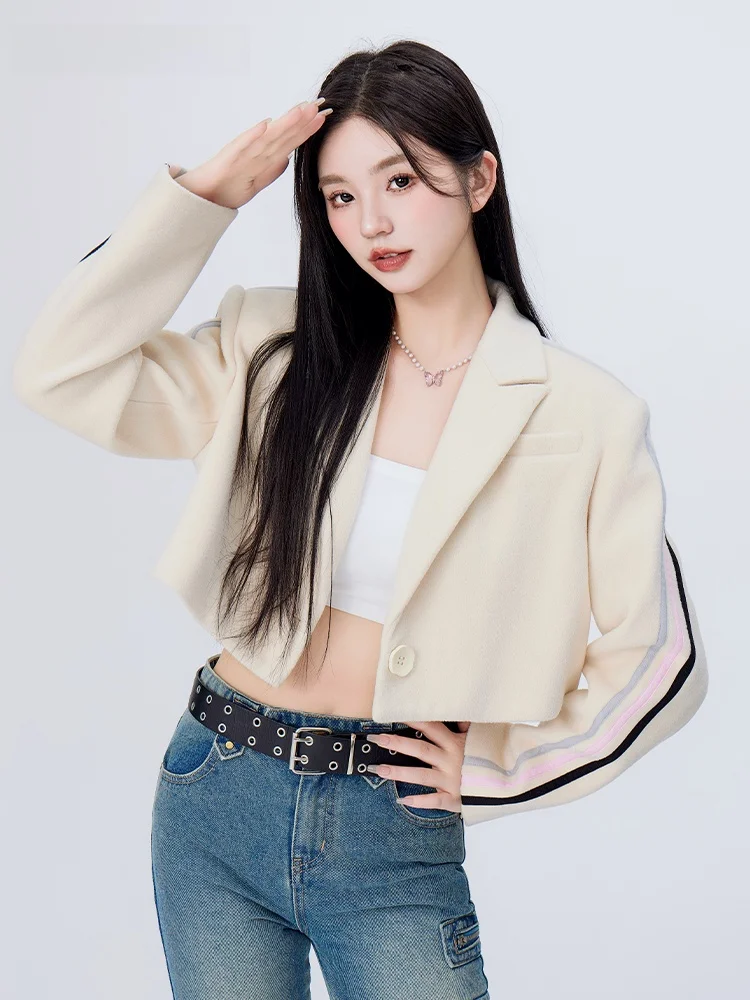 BETTERSAY Женский модный осенний пиджак с V-образным вырезом, в полоску, с длинным рукавом, универсальный, для повседневной носки, новинка
BETTERSAY Женский модный осенний пиджак с V-образным вырезом, в полоску, с длинным рукавом, универсальный, для повседневной носки, новинка