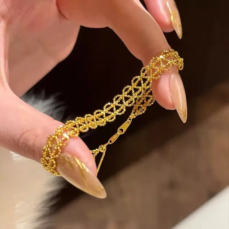 Lace design hollow 9999 24K Real Gold bracelet exquisite strap simple lace fashionable light luxury hand jewelry
Lace design hollow 9999 24K Real Gold bracelet exquisite strap simple lace fashionable light luxury hand jewelry