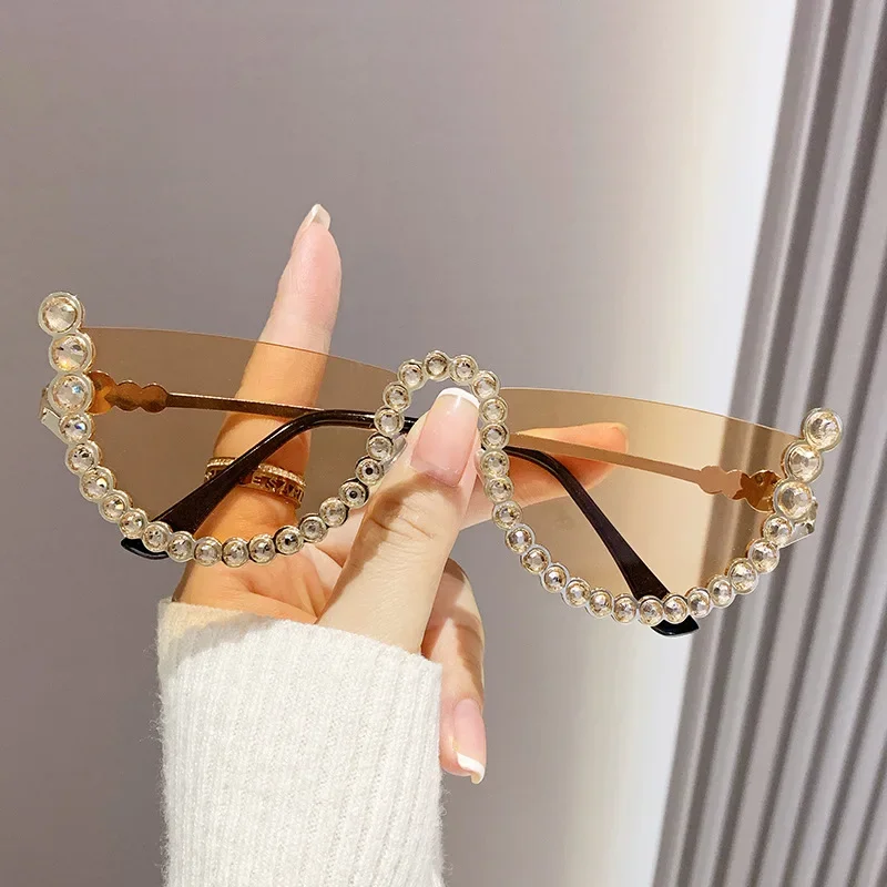 Luxury Brand Designer Diamond Half Frame Sunglasses Women For Female Vintage Fashion Sun Glasses Punk Rhinestone Crystal Metal
Luxury Brand Designer Diamond Half Frame Sunglasses Women For Female Vintage Fashion Sun Glasses Punk Rhinestone Crystal Metal