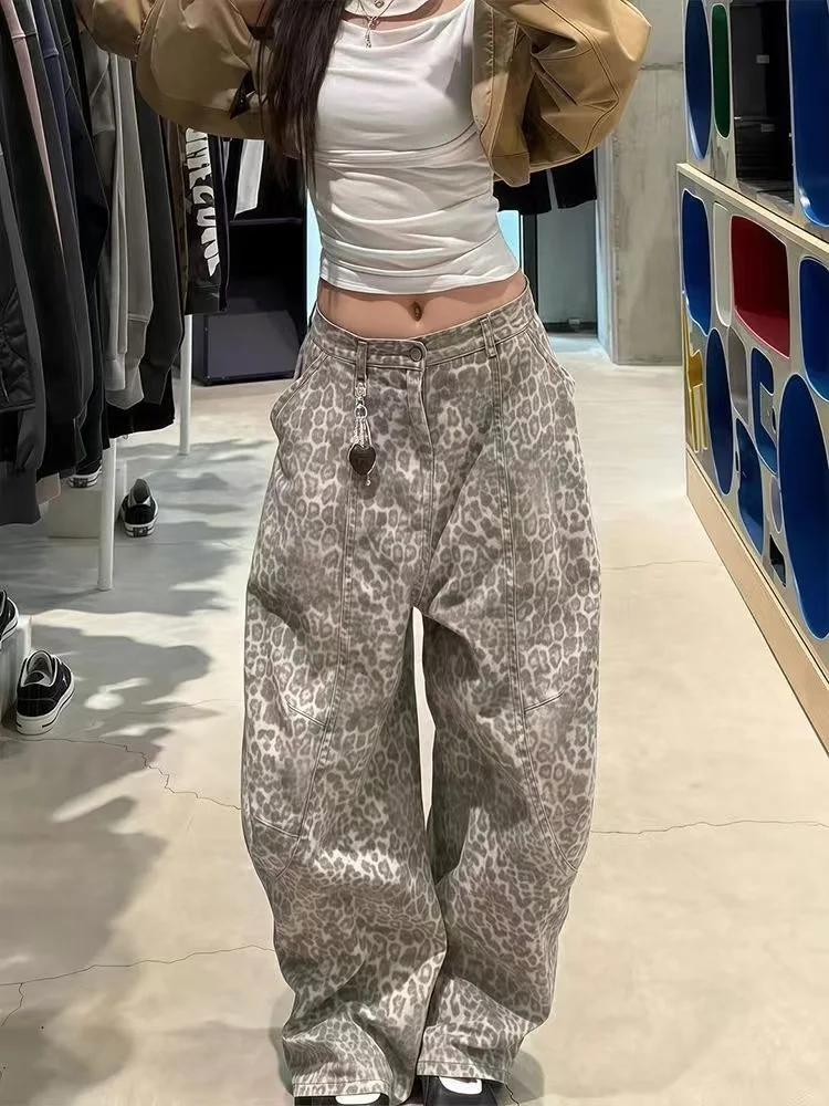 Women's American Retro Stitching Leopard Print Jeans Streetwear Hip-hop Loose Straight Trousers 2025 New Y2K Wide Leg Denim Pant
Women's American Retro Stitching Leopard Print Jeans Streetwear Hip-hop Loose Straight Trousers 2025 New Y2K Wide Leg Denim Pant