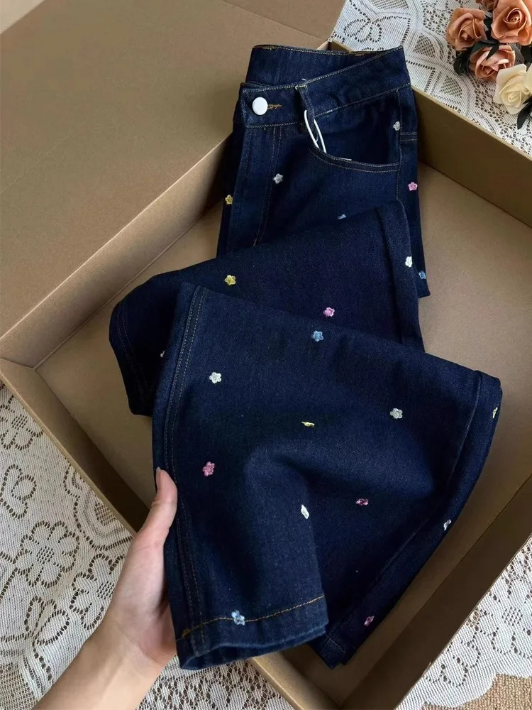 High Waist Loose Fit Floral Embroidery Denim Jeans Women's Winter New Sle Casual Straight Leg Wide Leg Pants
High Waist Loose Fit Floral Embroidery Denim Jeans Women's Winter New Sle Casual Straight Leg Wide Leg Pants