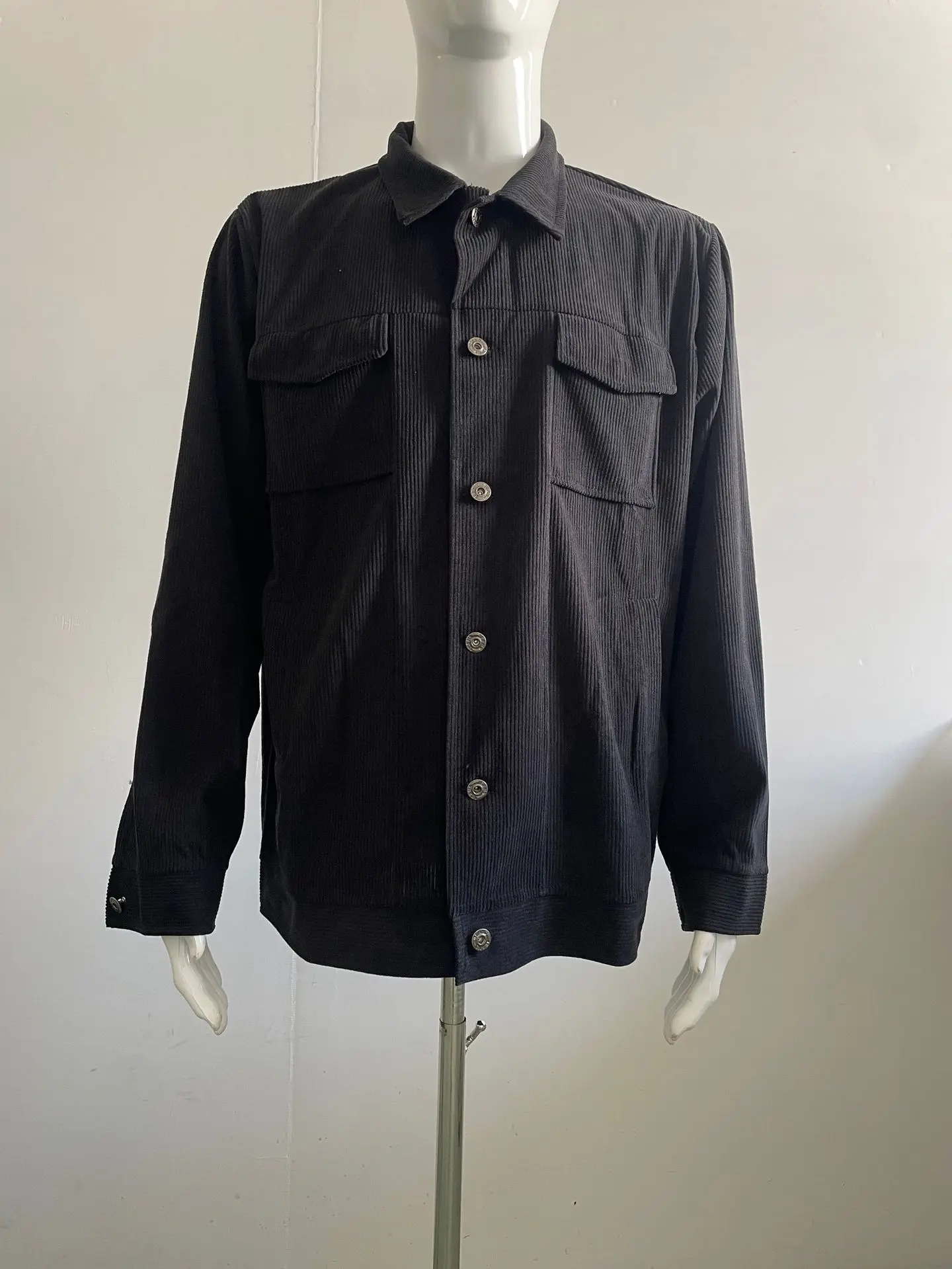 NEW Retro Tooling Jacket Men Heavy Corduroy Vintage Lapel Multi Pockets Workwear Jacket Winter Solid Casual Cardigan Coat Top
NEW Retro Tooling Jacket Men Heavy Corduroy Vintage Lapel Multi Pockets Workwear Jacket Winter Solid Casual Cardigan Coat Top