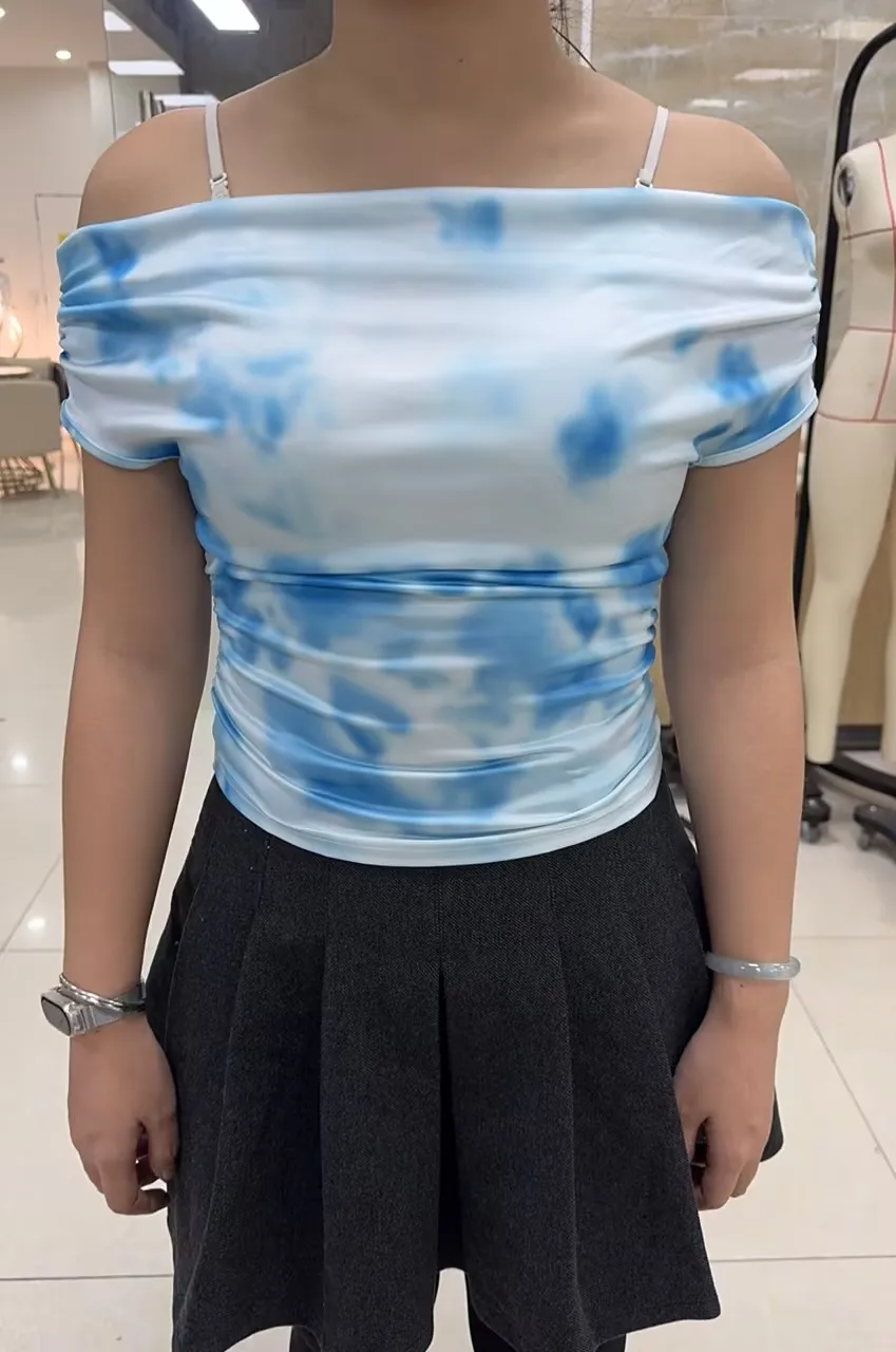 Elevate Your Summer Style with Our Trendy Crop Tops Collection - Sky Blue and Orange, Sizes S, M, L
Elevate Your Summer Style with Our Trendy Crop Tops Collection - Sky Blue and Orange, Sizes S, M, L
