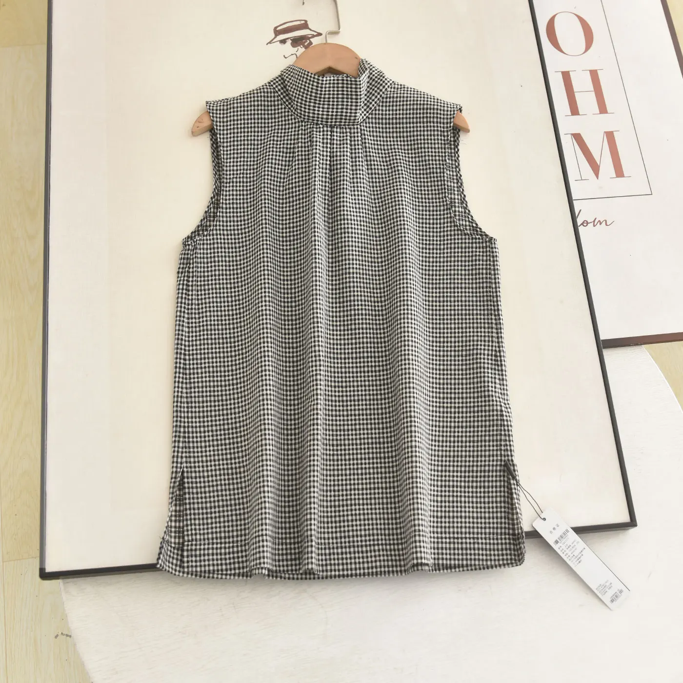 Elegant Knot Belted Stand Collar Plaid Sleeveless Shirt Top for Women Casual Style Breathable Loose Fit Summer 2026
Elegant Knot Belted Stand Collar Plaid Sleeveless Shirt Top for Women Casual Style Breathable Loose Fit Summer 2026