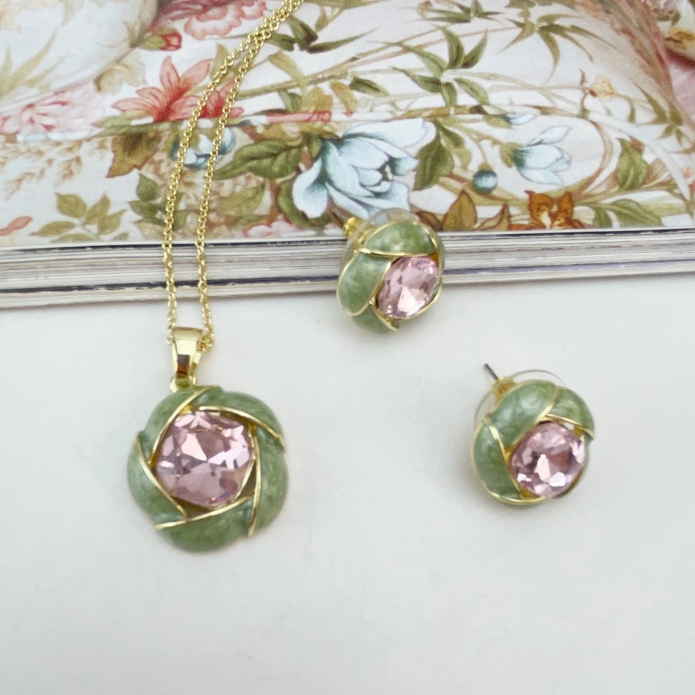 Latest Golden Colorful Stone Pendant Earrings Dubai Luxury Trendy Jewelry Set for Ladies and Women Earrings Set KY25160
Latest Golden Colorful Stone Pendant Earrings Dubai Luxury Trendy Jewelry Set for Ladies and Women Earrings Set KY25160