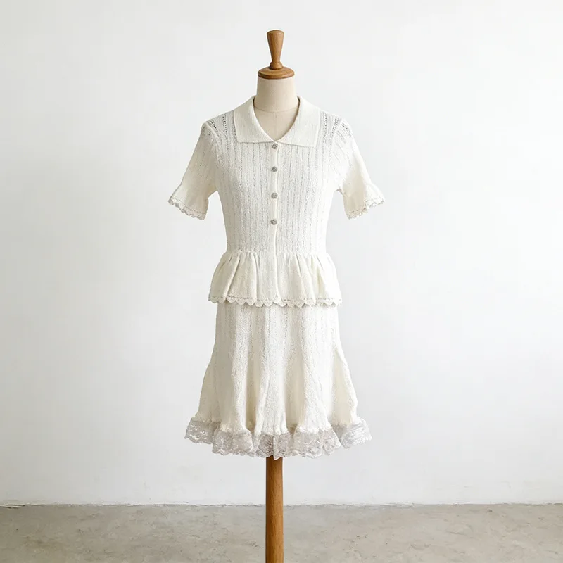 Retro French Knit 2 Piece Set Turn-Down Collar Knitwear Top + Elegant Hight Waist Lace Trim Mini Skirt 2026 Summer Sweet Outfit
Retro French Knit 2 Piece Set Turn-Down Collar Knitwear Top + Elegant Hight Waist Lace Trim Mini Skirt 2026 Summer Sweet Outfit