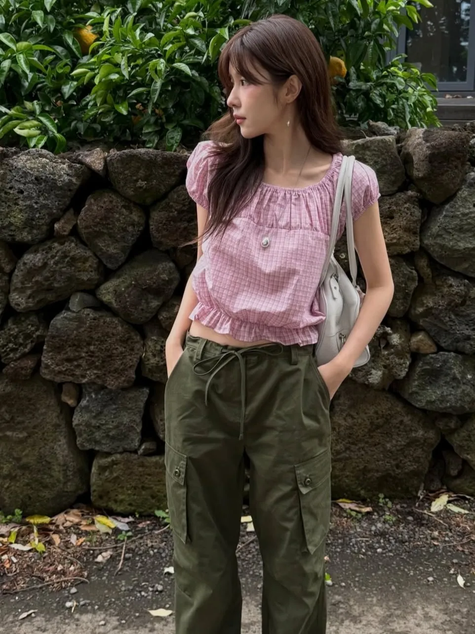 Cute Style Plaid Slim Fit Short Shirt Women's Fashion One Shoulder Bubble Sleeve Cotton Skin-friendly Breathable Summer Top
Cute Style Plaid Slim Fit Short Shirt Women's Fashion One Shoulder Bubble Sleeve Cotton Skin-friendly Breathable Summer Top