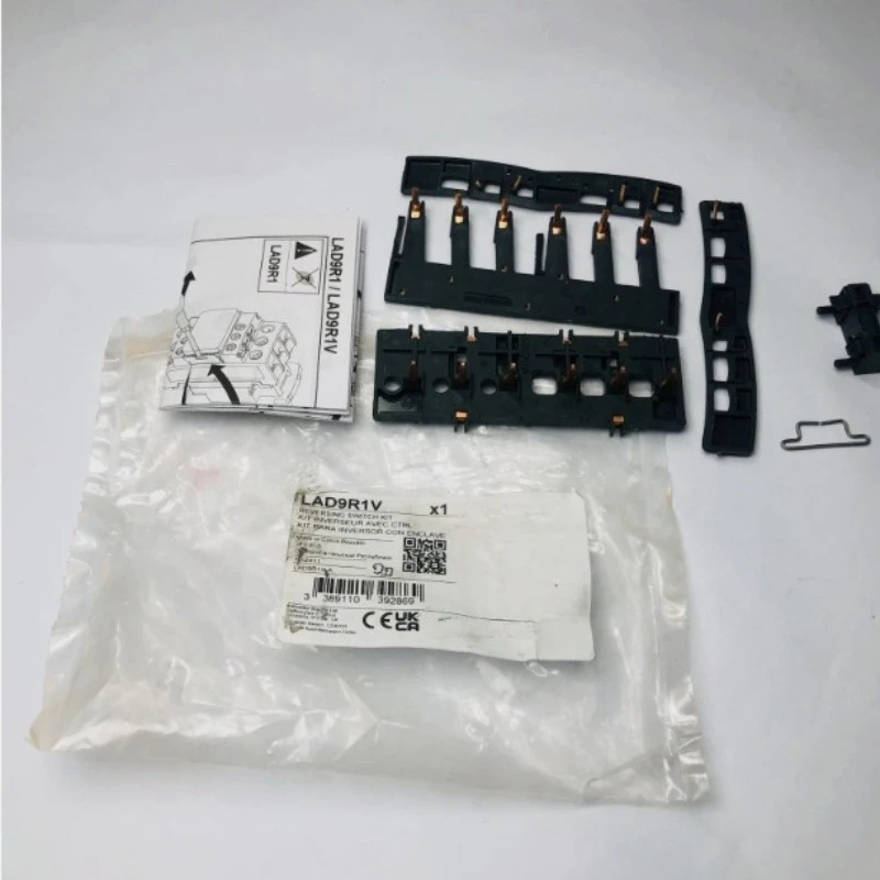 Совершенно новый оригинальный комплект LAD9R1 LAD9R1V LAD9R3 для сборки реверсивных контакторов 3P, быстрая доставка
Совершенно новый оригинальный комплект LAD9R1 LAD9R1V LAD9R3 для сборки реверсивных контакторов 3P, быстрая доставка