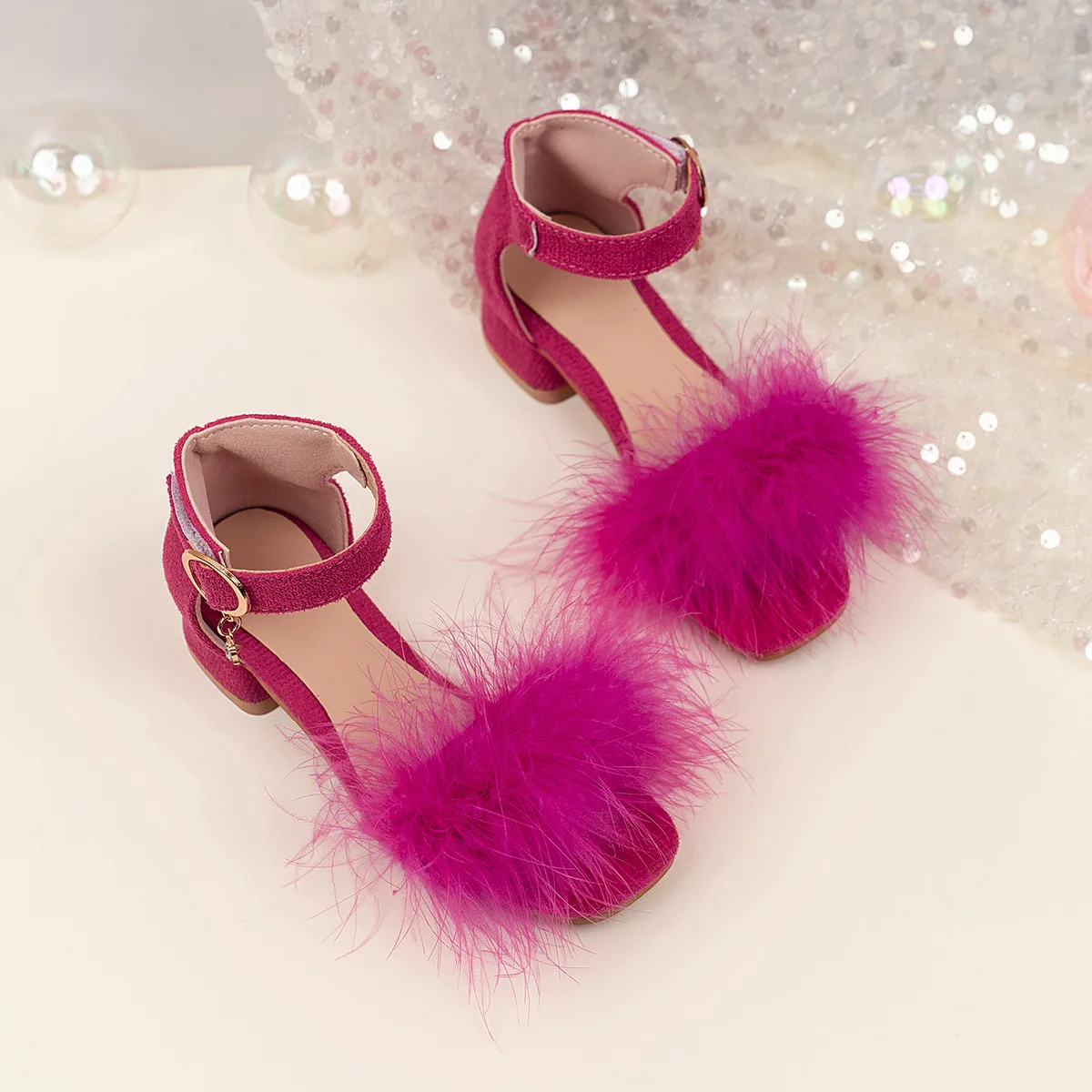 Luxury Pink Purple Feather Sandals kid Girl Low Heel Ankle Strap Dance Sandalias Child Square Toe Crystal Buckle Dress Shoes
Luxury Pink Purple Feather Sandals kid Girl Low Heel Ankle Strap Dance Sandalias Child Square Toe Crystal Buckle Dress Shoes