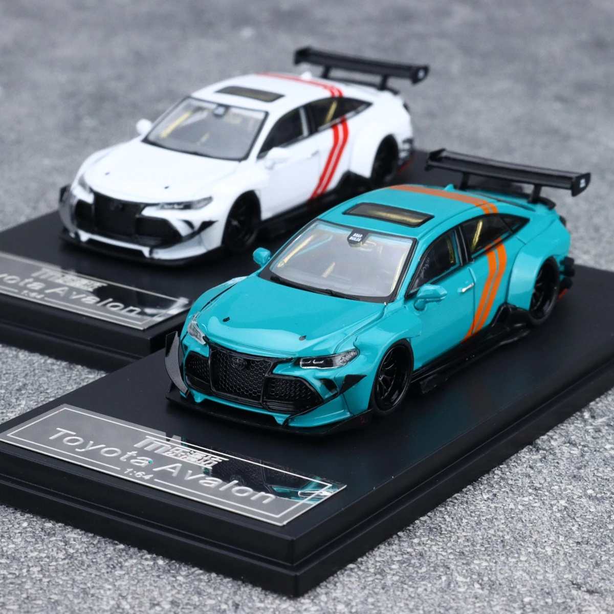 DCM 1:64 AVALON Mk4 XX50 Alloy Car Diecasts & Toy Vehicles Car Model Miniature Scale Model Car Toys For Children
DCM 1:64 AVALON Mk4 XX50 Alloy Car Diecasts & Toy Vehicles Car Model Miniature Scale Model Car Toys For Children