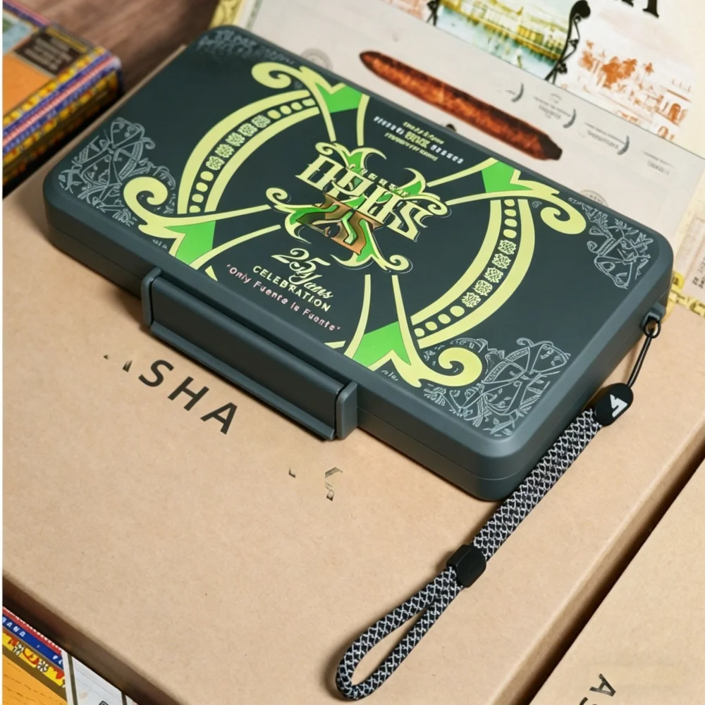 New portable cigar humidor for men, featuring a large 5-cigar capacity—the perfect choice for outdoor travel
New portable cigar humidor for men, featuring a large 5-cigar capacity—the perfect choice for outdoor travel