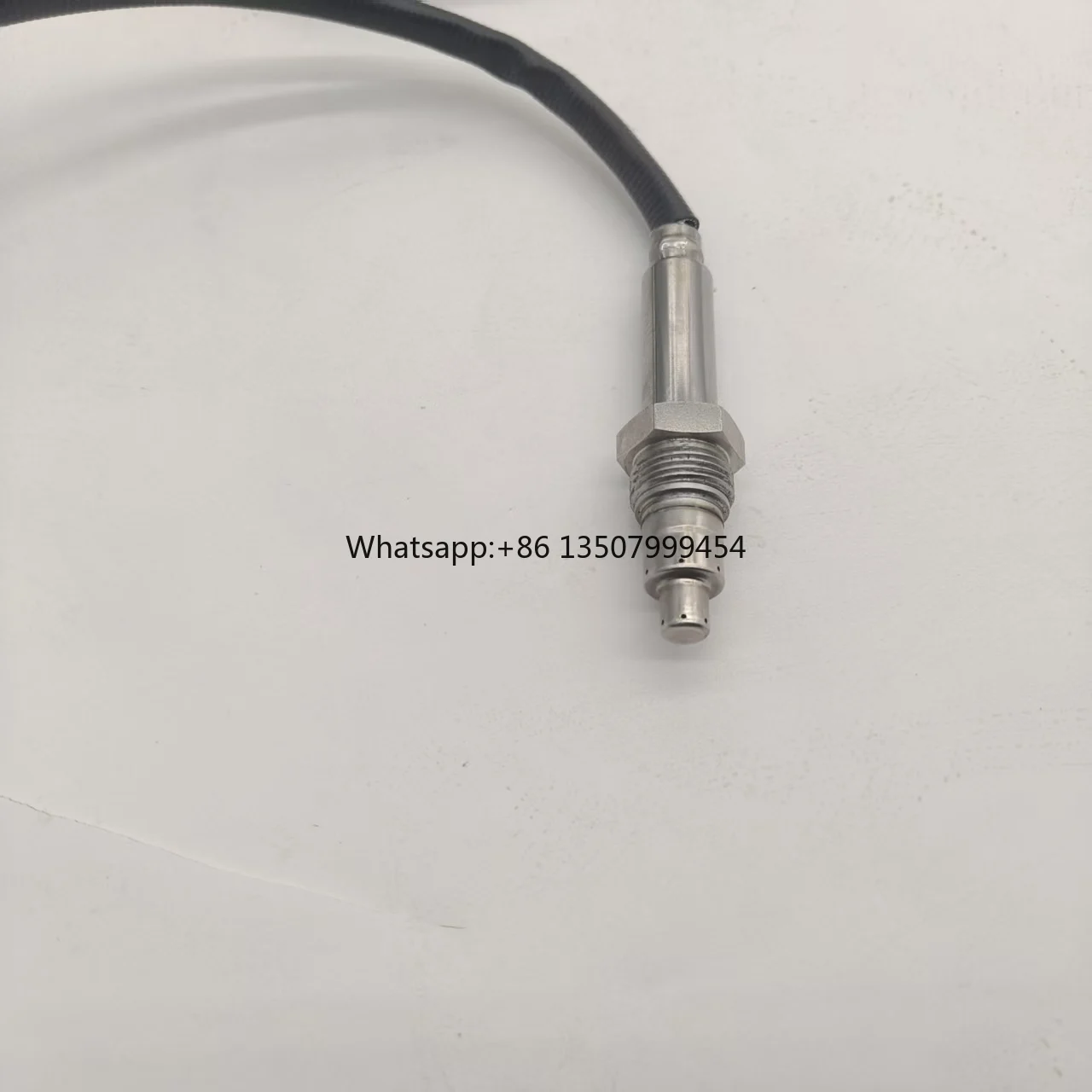 High quality 24V 5WK97205 8K0907807J Nox Oxygen Sensor For Audi A4 A5 A6 Q5 S4 S5 S6 2.0 TDI
High quality 24V 5WK97205 8K0907807J Nox Oxygen Sensor For Audi A4 A5 A6 Q5 S4 S5 S6 2.0 TDI