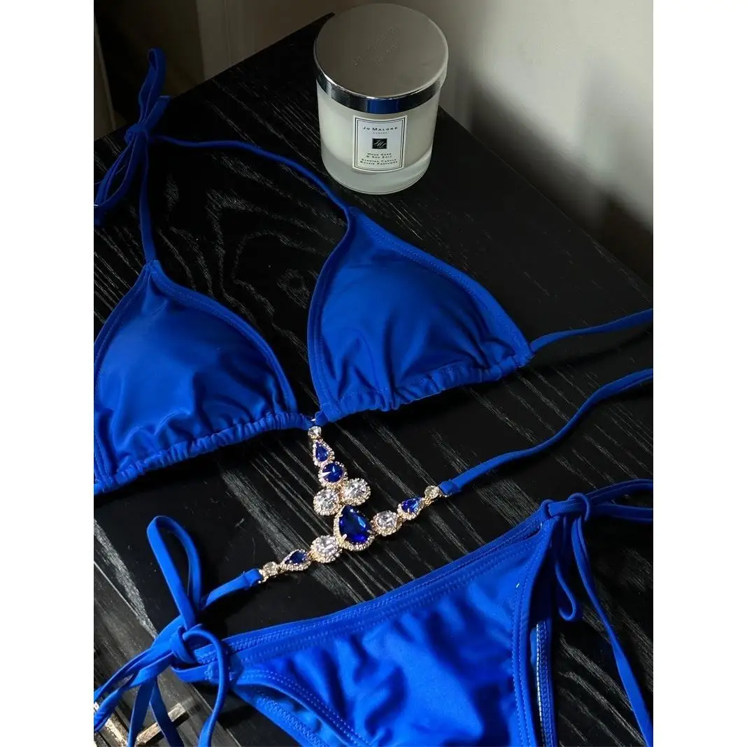 Комплект купальников Klein Blue из трех предметов с юбкой-накидкой, сексуальный купальник с камнями для пляжных вечеринок, пэчворк, новинка 2026 года
Комплект купальников Klein Blue из трех предметов с юбкой-накидкой, сексуальный купальник с камнями для пляжных вечеринок, пэчворк, новинка 2026 года