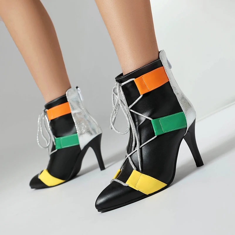 Плюс размер, пикантные короткие ботинки из искусственной кожи с острым носком из микрофибры, разноцветные ботильоны на молнии с перекрестными завязками и ремешками 
Плюс размер, пикантные короткие ботинки из искусственной кожи с острым носком из микрофибры, разноцветные ботильоны на молнии с перекрестными завязками и ремешками