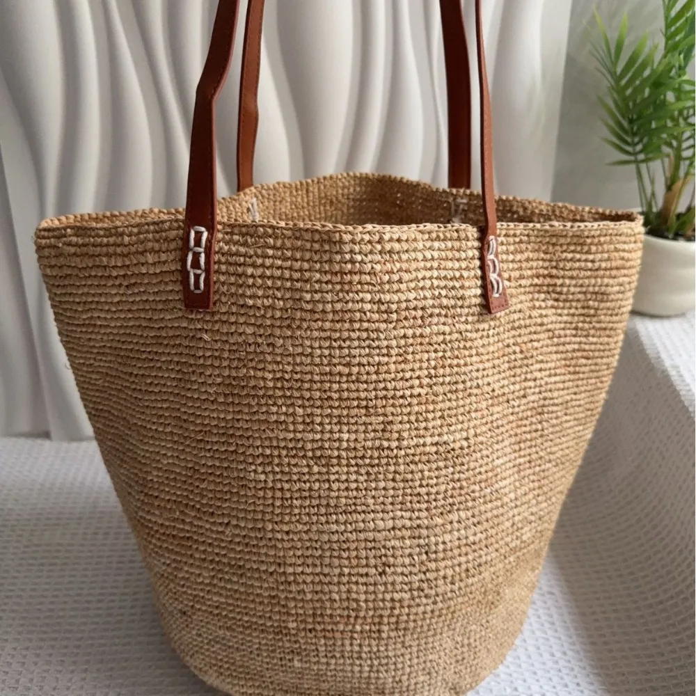 New Natural Large-Capacity Seaside Vacation Beach Shoulder Bag Texture Unique Fashion Simple Casual Daily Leisure Vacation
New Natural Large-Capacity Seaside Vacation Beach Shoulder Bag Texture Unique Fashion Simple Casual Daily Leisure Vacation
