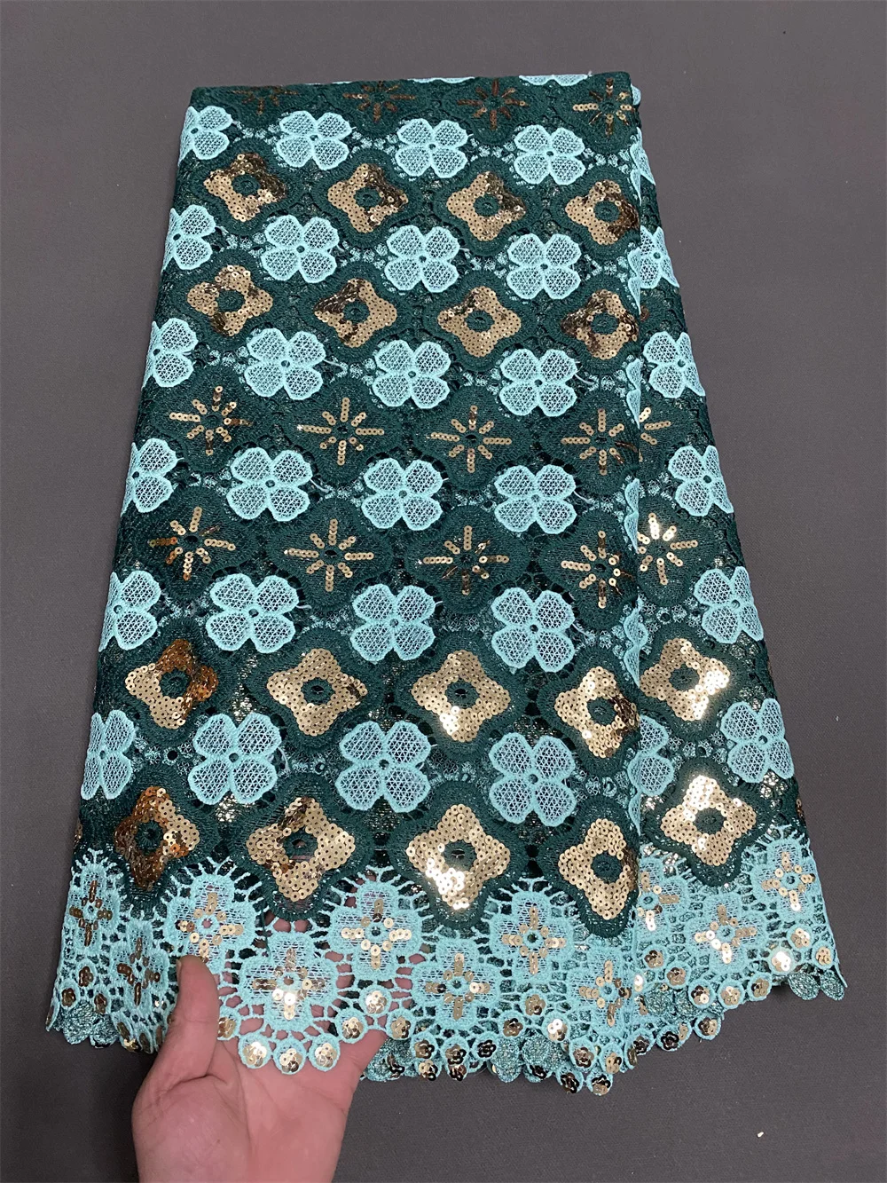 Luxury Guipure Lace Fabric 5 Yards High Quality 2024 Fashion African Lace Fabric Sequins Embroidery Cord Lace For Dresses A786-1
Luxury Guipure Lace Fabric 5 Yards High Quality 2024 Fashion African Lace Fabric Sequins Embroidery Cord Lace For Dresses A786-1
