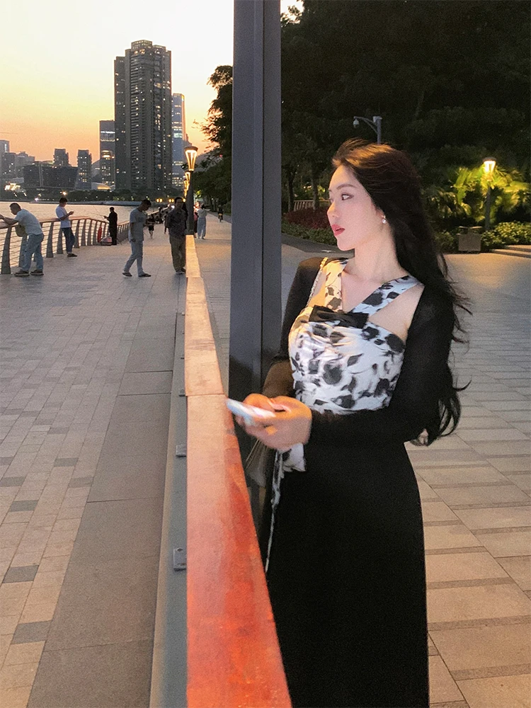 Elegant plus Size Wrap Chest Dress Hong Kong Style Slimming A-Line Maxi Dress Backless Casual Summer Polyester Fiber
Elegant plus Size Wrap Chest Dress Hong Kong Style Slimming A-Line Maxi Dress Backless Casual Summer Polyester Fiber