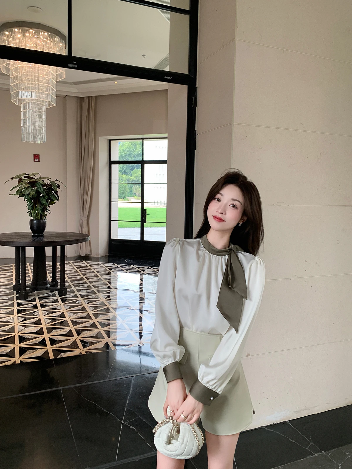 Женские повседневные модные брюки Cchen с высокой талией, А-силуэта, из искусственной кожи, с широкими штанинами, скрывающие недостатки фигуры, маленькие размеры
Женские повседневные модные брюки Cchen с высокой талией, А-силуэта, из искусственной кожи, с широкими штанинами, скрывающие недостатки фигуры, маленькие размеры