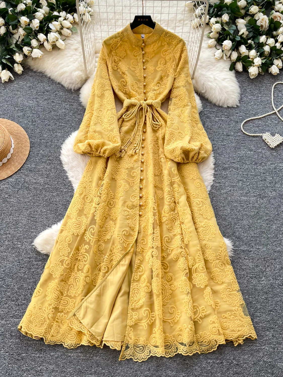 Romantic Style Stand Collar Lantern Sleeve Lace Dress Women's Summer Slimming A-Line Long Dress Elegant Atmosphere
Romantic Style Stand Collar Lantern Sleeve Lace Dress Women's Summer Slimming A-Line Long Dress Elegant Atmosphere