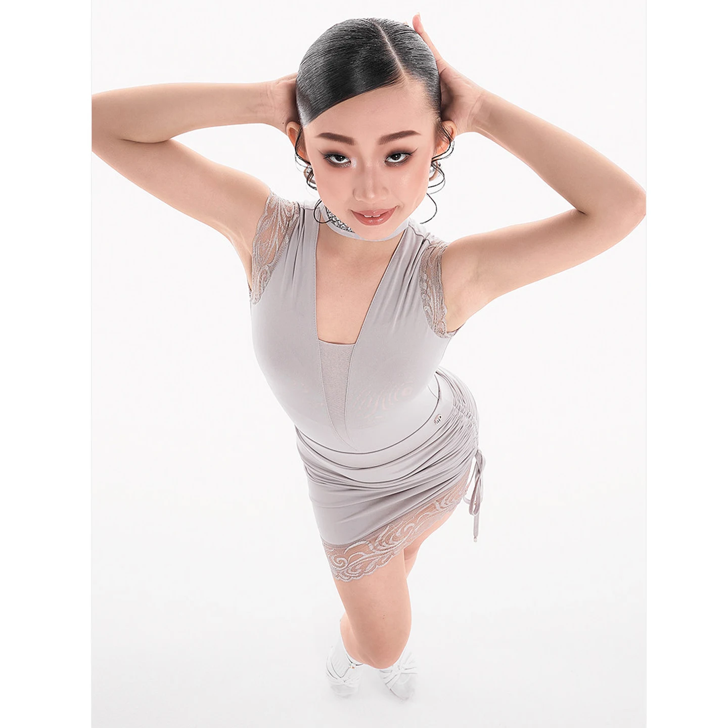 DUYQ Girls Latin Dance Performance Costumes Kids Lace Sleeveless V-neck Top Skirt Split Suit Children Competition Wear DN23336
DUYQ Girls Latin Dance Performance Costumes Kids Lace Sleeveless V-neck Top Skirt Split Suit Children Competition Wear DN23336