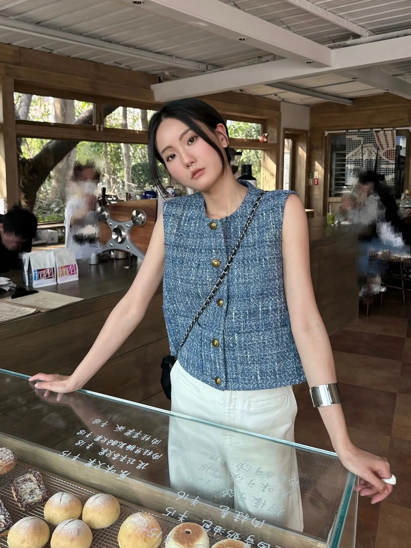 Spring New Women Tweed Vest Tops Coat Fashion Streetwear Blue Small Fragrant Wind Vests Jackets Undershirt Outwear Clothing
Spring New Women Tweed Vest Tops Coat Fashion Streetwear Blue Small Fragrant Wind Vests Jackets Undershirt Outwear Clothing