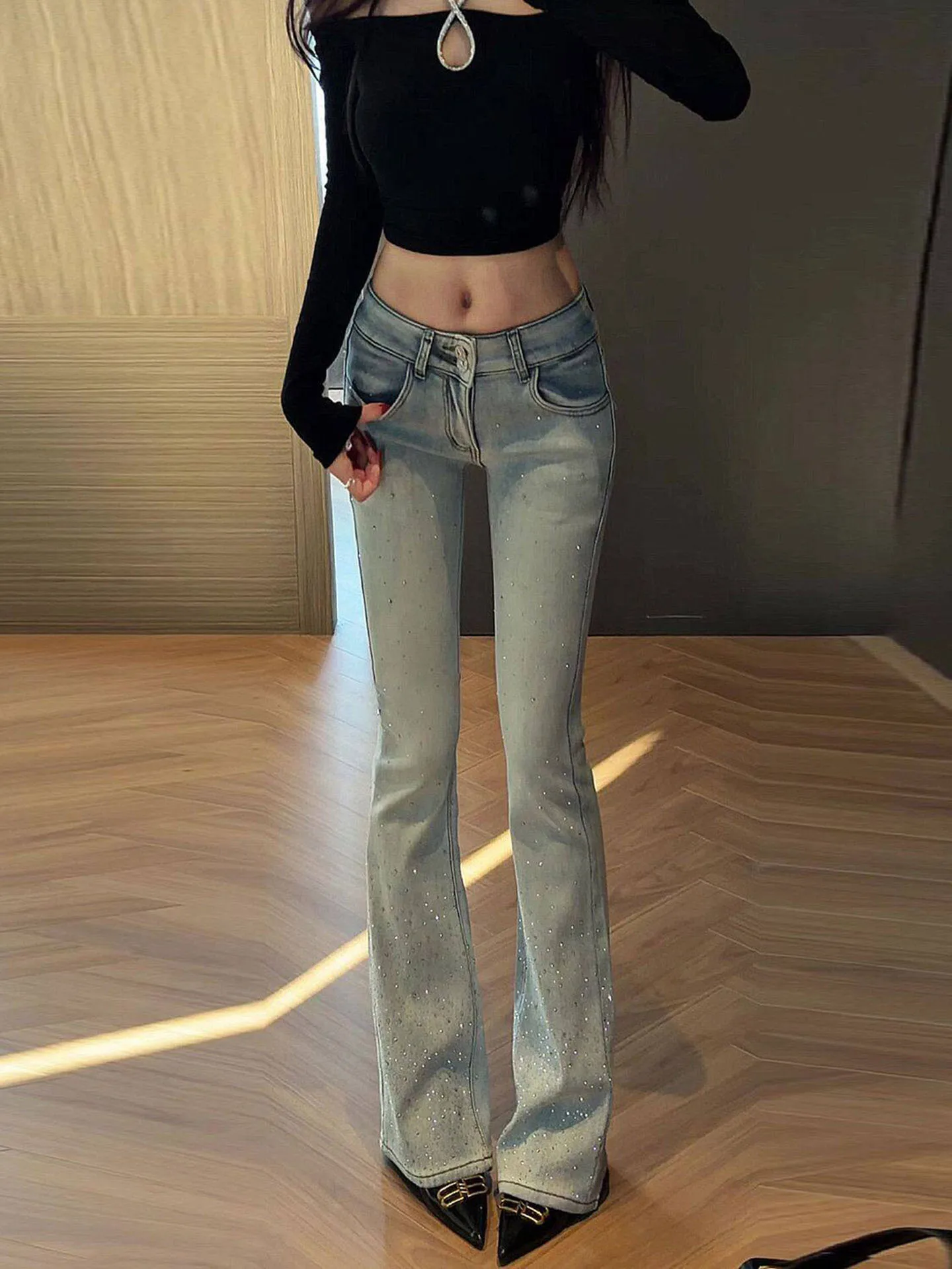 Retro Light Blue Rhinestone Flared Jeans Women's Low Waist Sexy Summer Elastic Drapey Floor-Length Pants Commute Style
Retro Light Blue Rhinestone Flared Jeans Women's Low Waist Sexy Summer Elastic Drapey Floor-Length Pants Commute Style