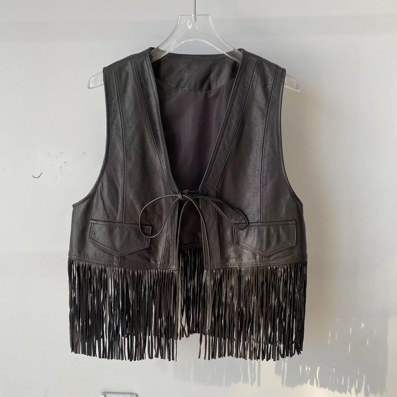 Fall 2025 New Sle Women's Faionable ort Genuine Leather eepskin Vest Svel Jaet V-ne ket Commute Sle
Fall 2025 New Sle Women's Faionable ort Genuine Leather eepskin Vest Svel Jaet V-ne ket Commute Sle