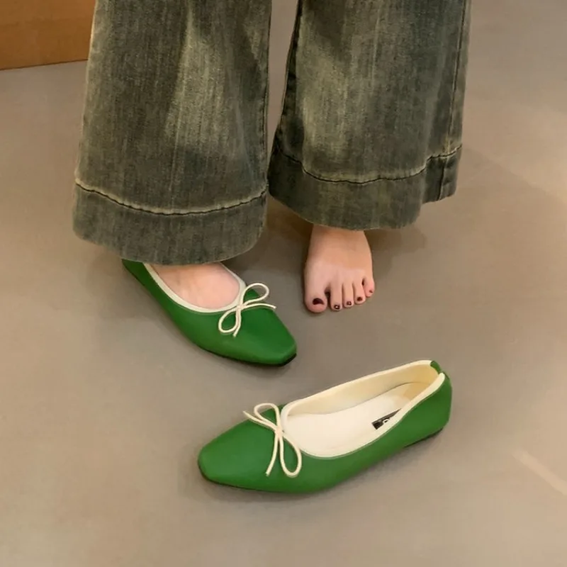 French Vintage Bow Single Shoes Women's Light Mouth Soft Sole All-match Ballet Shoes
French Vintage Bow Single Shoes Women's Light Mouth Soft Sole All-match Ballet Shoes