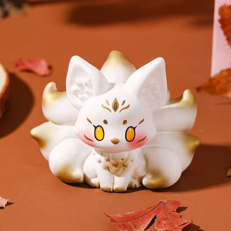 Креативная и милая фигурка лисы с девятихвостом, небольшой декоративный предмет, изделия из смолы, украшение для офисного стола, декомпрессионное украшение
Креативная и милая фигурка лисы с девятихвостом, небольшой декоративный предмет, изделия из смолы, украшение для офисного стола, декомпрессионное украшение