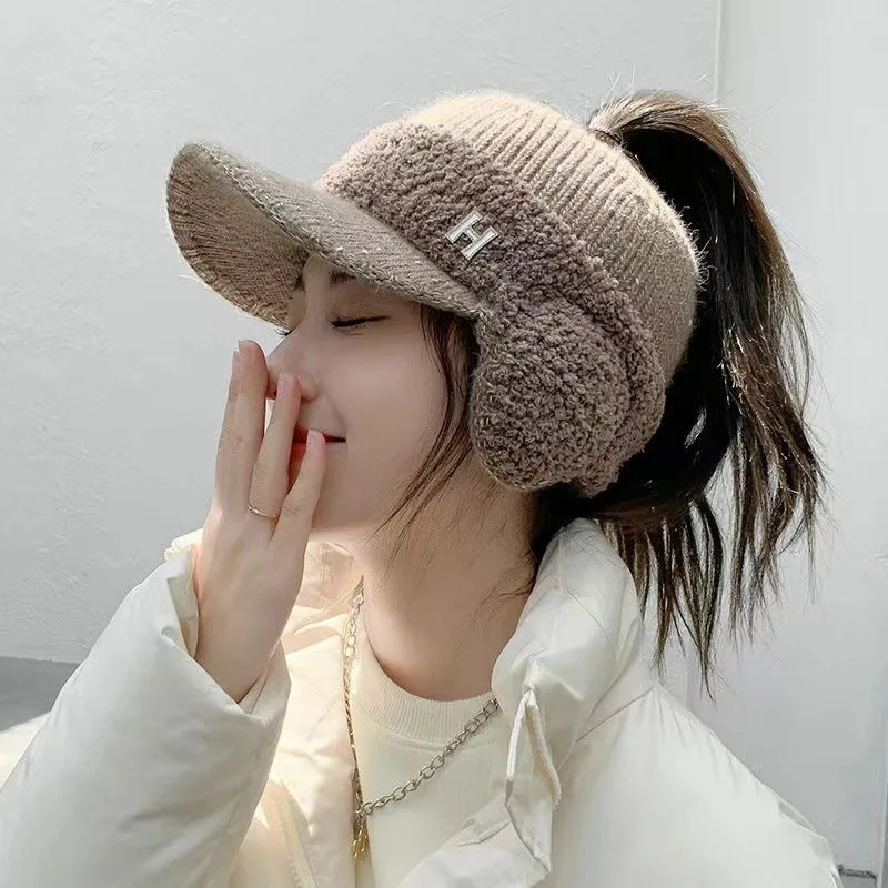 Knitted yarn empty top hat for women, autumn and winter plush ear bag, ear protection hat, outdoor sports, warm and tied ponytai
Knitted yarn empty top hat for women, autumn and winter plush ear bag, ear protection hat, outdoor sports, warm and tied ponytai