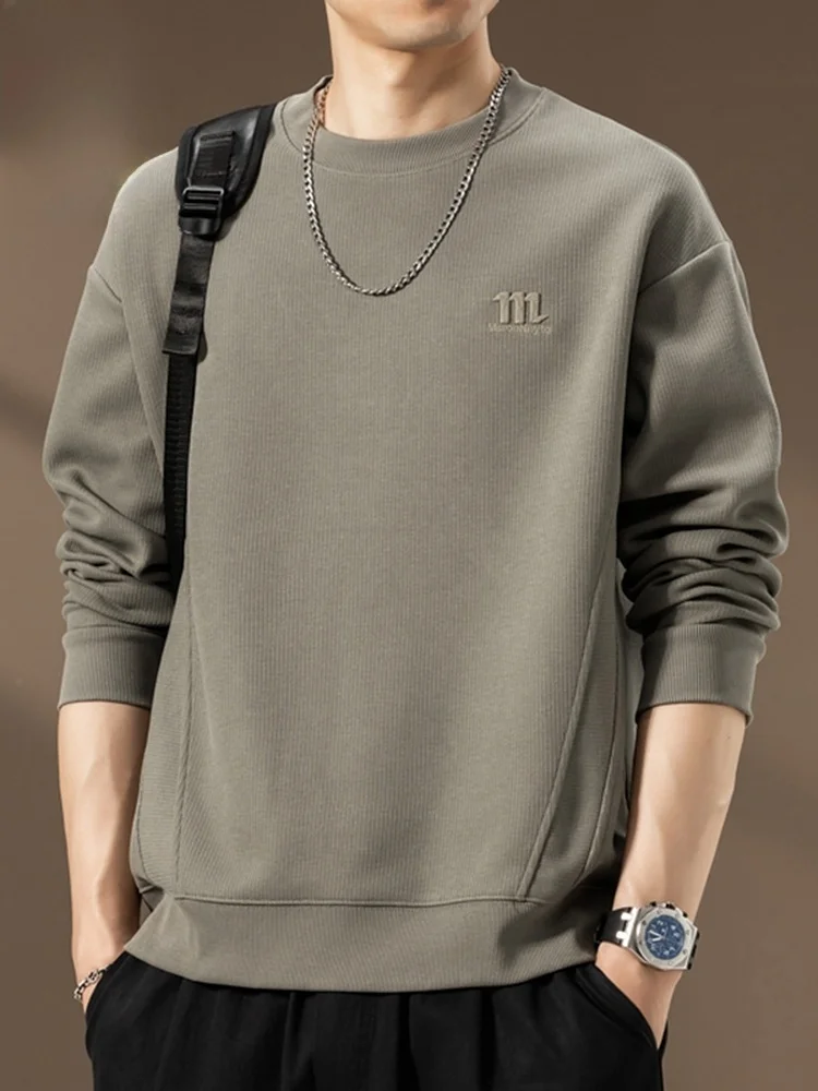 Повседневный свободный мужской свитшот с длинными рукавами, весенний тренд, молодежная футболка с контрастными вставками, хлопок/полиэстер, весенняя коллекция
Повседневный свободный мужской свитшот с длинными рукавами, весенний тренд, молодежная футболка с контрастными вставками, хлопок/полиэстер, весенняя коллекция