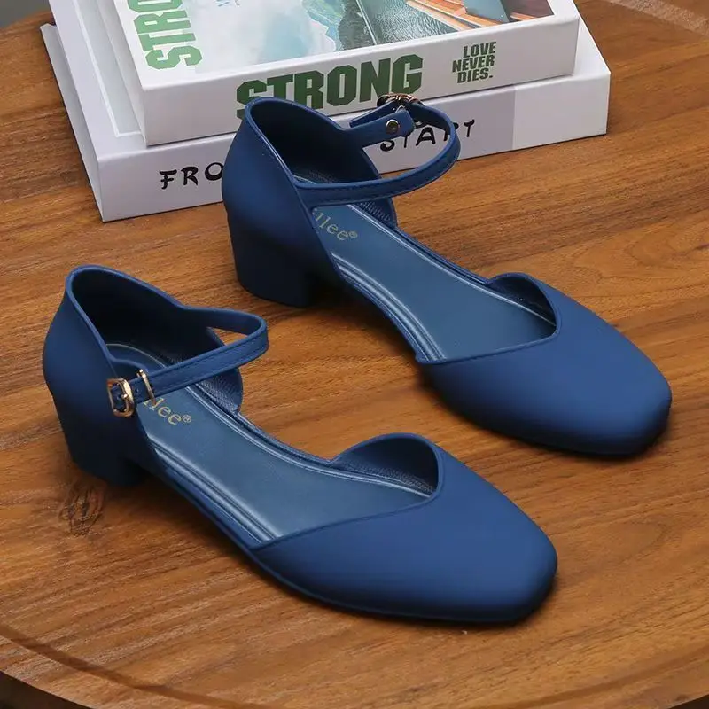 Женские летние прозрачные сандалии Baotou на блочном каблуке, нескользящие водонепроницаемые сандалии на мягкой подошве с пряжкой и ремешком на среднем каблуке, повседневная обувь телесного цвета
Женские летние прозрачные сандалии Baotou на блочном каблуке, нескользящие водонепроницаемые сандалии на мягкой подошве с пряжкой и ремешком на среднем каблуке, повседневная обувь телесного цвета