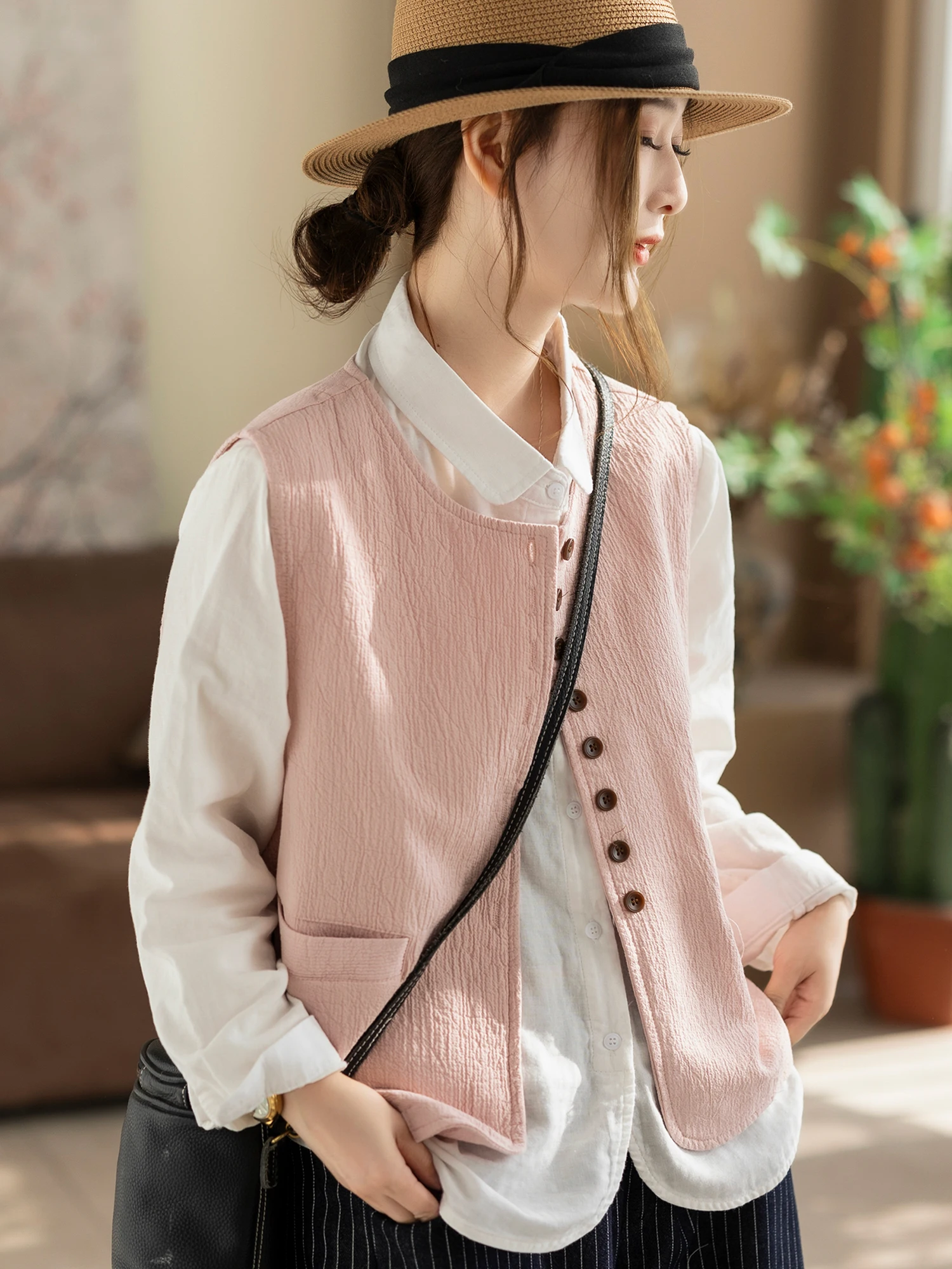 Cotton Texture Women's Vest Casual Style Single Button Loose Fit Layering Top Kimi Bird Brand Home Wear Spring Season
Cotton Texture Women's Vest Casual Style Single Button Loose Fit Layering Top Kimi Bird Brand Home Wear Spring Season