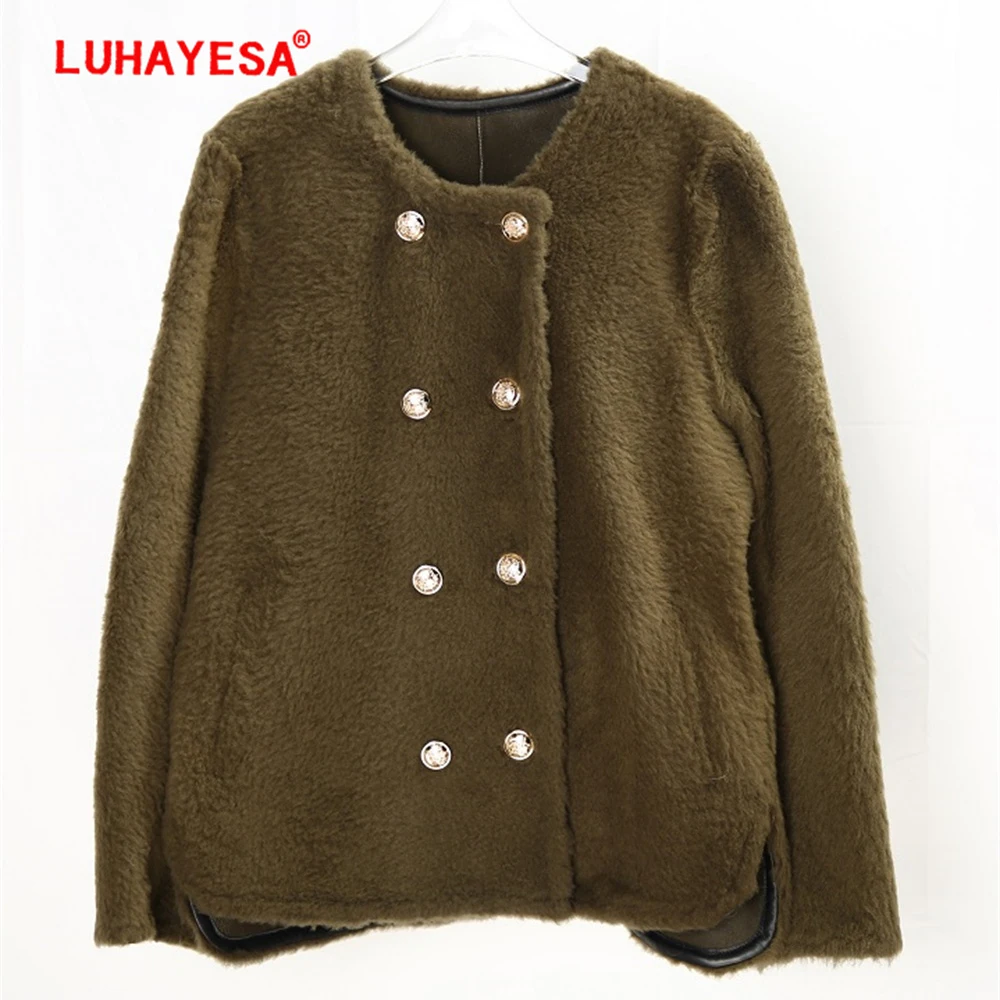 2023 Women Merino Sheepskin Coat Winter Fashion Gray Armygreen Double Breasted Real Fur Coats
2023 Women Merino Sheepskin Coat Winter Fashion Gray Armygreen Double Breasted Real Fur Coats