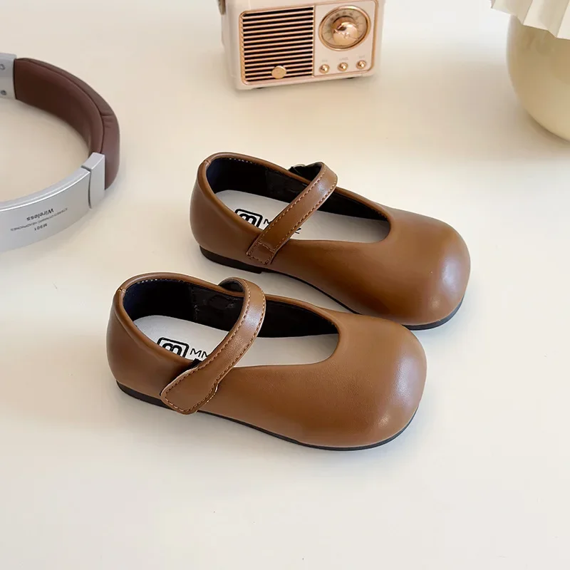 2025 Spring New Children Leather Shoes for Girls Fashion Korean Style Soft Bottom Non-slip Princess Versatile Simple Flat Shoe
2025 Spring New Children Leather Shoes for Girls Fashion Korean Style Soft Bottom Non-slip Princess Versatile Simple Flat Shoe