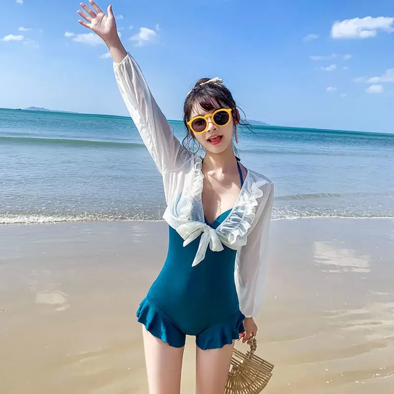 Split Swimsuit Covers The Belly and Appears Slim, Conservative and Fairy Like, Simple Beach Two-piece
Split Swimsuit Covers The Belly and Appears Slim, Conservative and Fairy Like, Simple Beach Two-piece