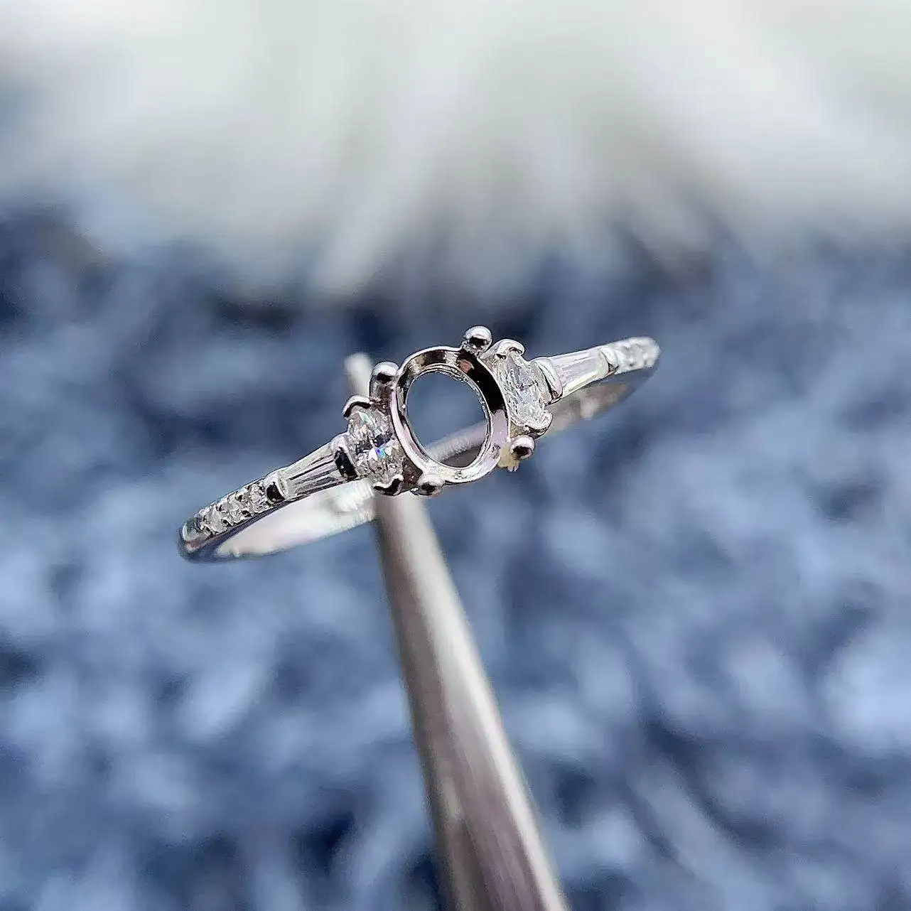 MeiBaPJ инкрустация овальная 4*5 мм S925 стерлингового серебра DIY кольцо установка женский подарок тонкий шарм свадебные роскошные универсальные ювелирные изделия оптом
MeiBaPJ инкрустация овальная 4*5 мм S925 стерлингового серебра DIY кольцо установка женский подарок тонкий шарм свадебные роскошные универсальные ювелирные изделия оптом