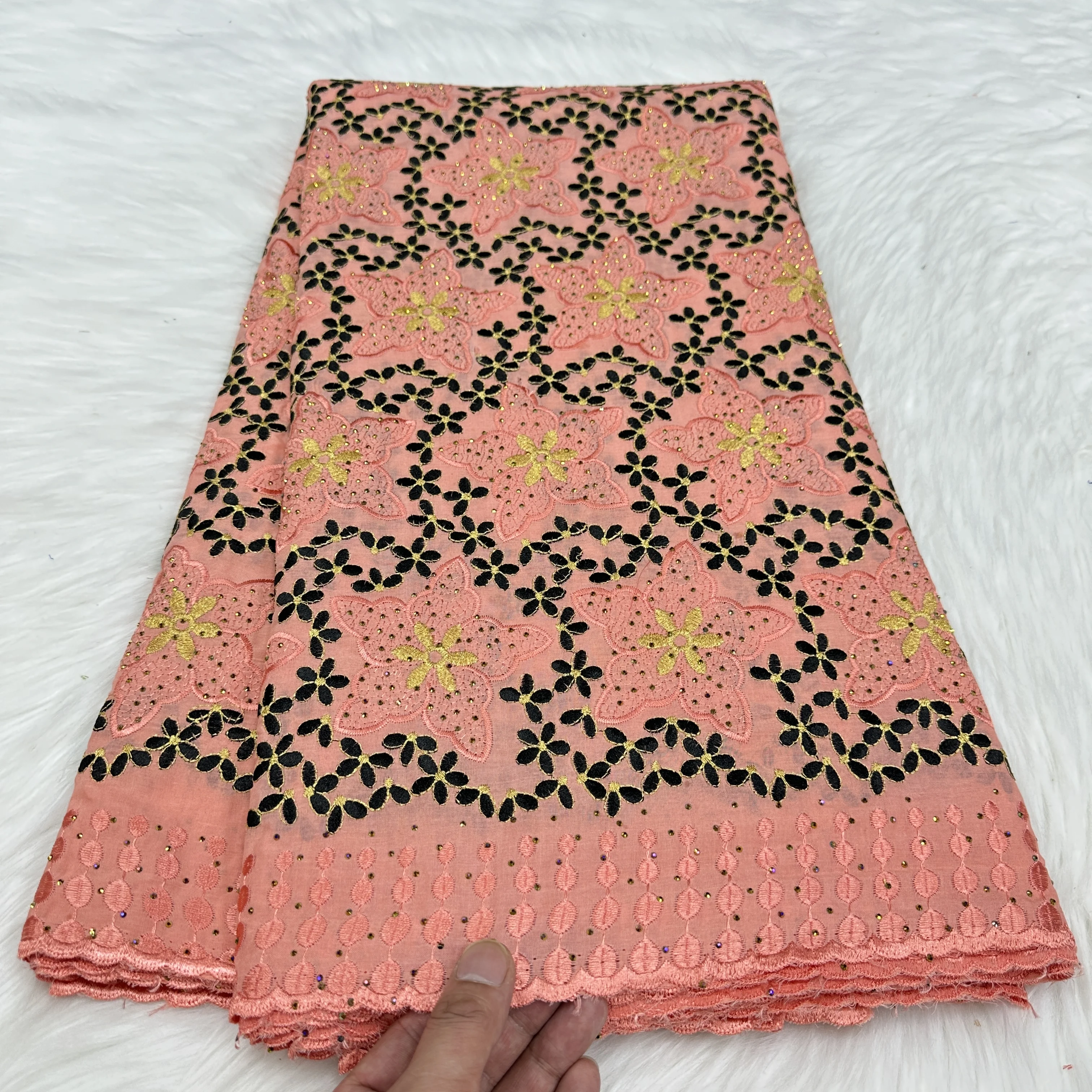 Newly Arrived Swiss Voile Lace Fabric High Quality African Cotton Fabric With Rhinestone For Women Evening Party Dresses 3158
Newly Arrived Swiss Voile Lace Fabric High Quality African Cotton Fabric With Rhinestone For Women Evening Party Dresses 3158