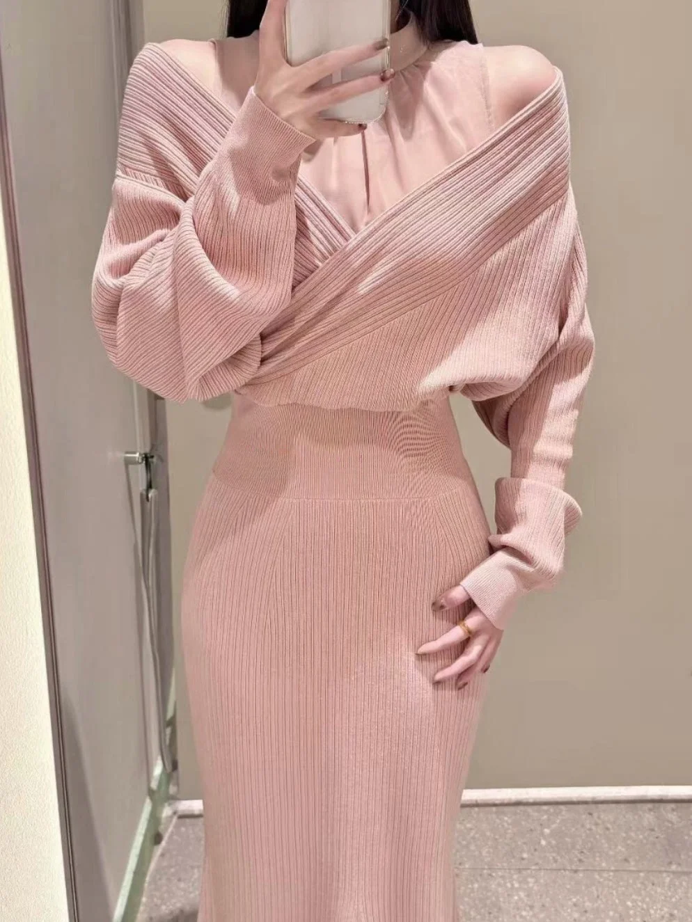 Sweet And Desirable! 26 Year New Color! Pure S Home Lace Splice Collar Bared Shoulder Waist in Fish Tail Knitted Dress
Sweet And Desirable! 26 Year New Color! Pure S Home Lace Splice Collar Bared Shoulder Waist in Fish Tail Knitted Dress