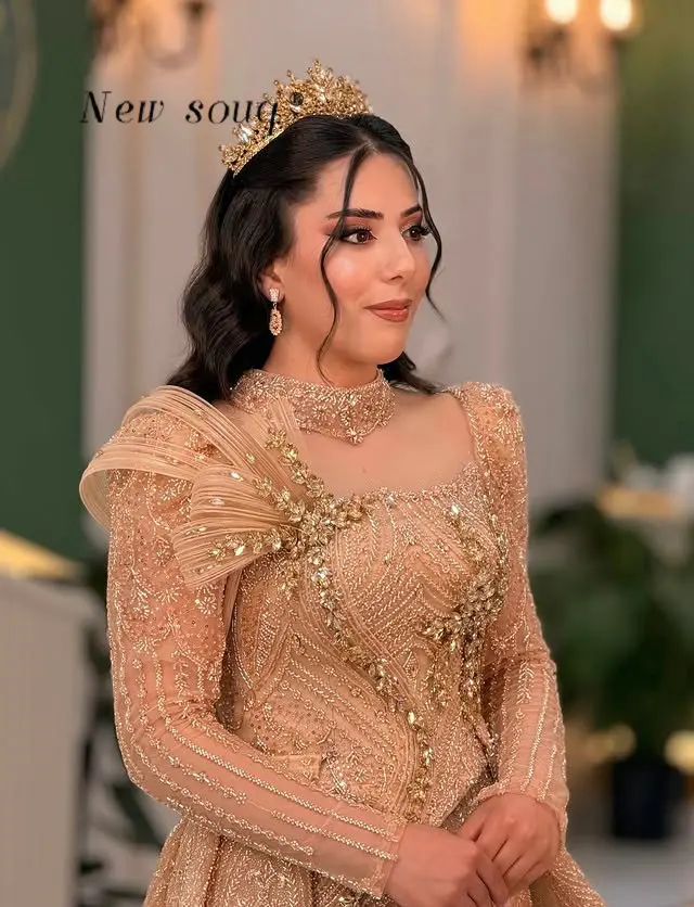 Champagne Gold Muslim Wedding Prom Dresses with Overskirt Customized Arabic Crystals Beaded Formal Evening Gowns Customized
Champagne Gold Muslim Wedding Prom Dresses with Overskirt Customized Arabic Crystals Beaded Formal Evening Gowns Customized