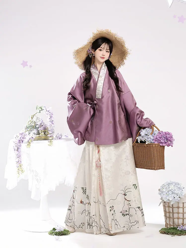 Qing Yi Hua Chang Bai Cao Xin Hanfu Women's Ming Dynasty Weaving Gold Pair Wearing Cross Collar Pipa Sleeves Horse Face Skirt
Qing Yi Hua Chang Bai Cao Xin Hanfu Women's Ming Dynasty Weaving Gold Pair Wearing Cross Collar Pipa Sleeves Horse Face Skirt
